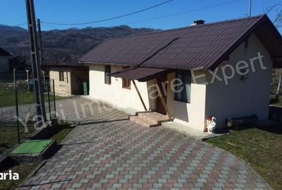 Casă cu 2 camere cu Teren 1794 Mp în Corbeni - 9