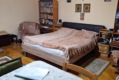 Piata Libertatii,ap 2 cam semidecomandat,s-55 mp,parter/2,p.137.000 euro - 3