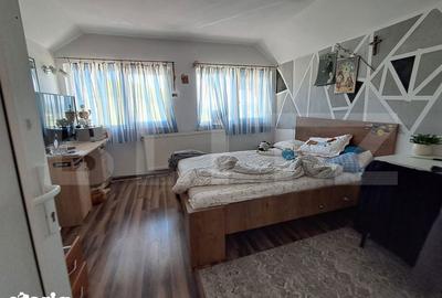 Casă cu 5 camere cu Teren 1260 Mp în Central - 8