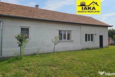 Casă cu 3 camere cu Teren 1400 Mp în Apa - 1