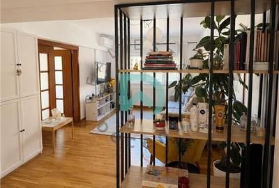 Apartament cu 4 camere decomandat în Tractorul - 2
