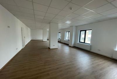 Spa?iu birou *94 mp - ultracentral * - trafic intens - 3