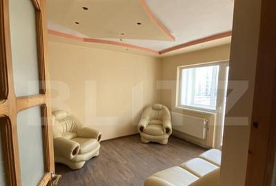 Apartament de 3 camere, 2 bai si balcon inchis, etaj interme - 3