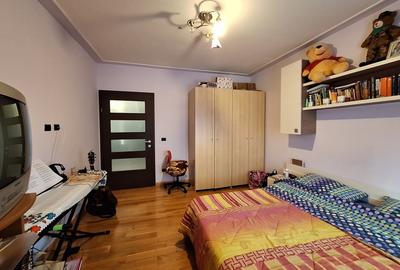 Apartament cu 3 camere semidecomandat, mobilat în Florești - 4