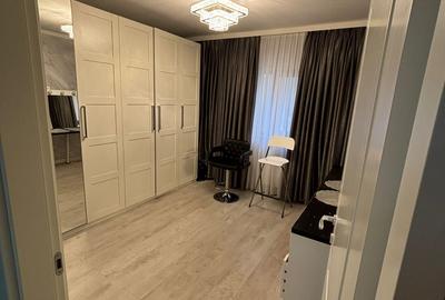 Vânzare apartament 3 camere  strada deleni - 10