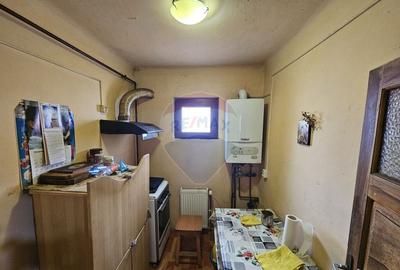 1/2 - Casa de vanzare + teren 472 mp - 17