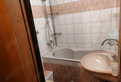 Apartament cu 3 camere semidecomandat în Central - 5