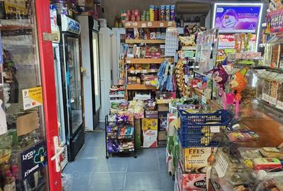Spațiu comercial, de 27 mp, în Central - 3