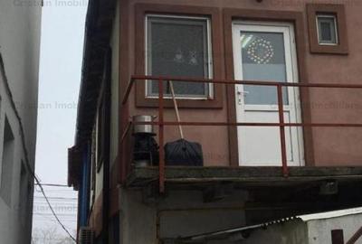 Casă cu 14 camere cu Teren 333 Mp în Central - 2