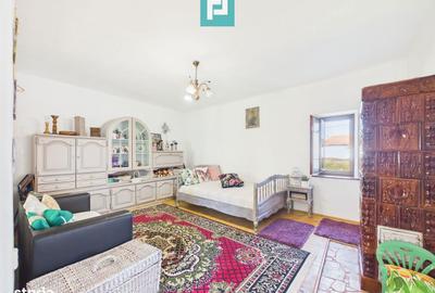 Casă cu 6 camere cu Teren 2029 Mp în Ghioroc - 10