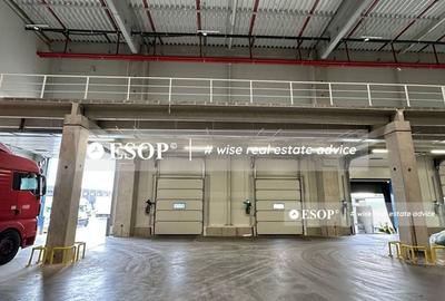 Spațiu comercial, de 4,000 mp, în Central - 6