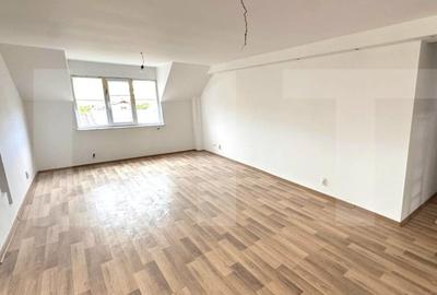 Vila cu demisol si 2 etaje, nefinalizata, pe teren de aproape 3.000 mp - 2