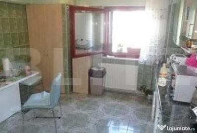 Apartament cu 4 camere decomandat în 22 Decembrie - 6