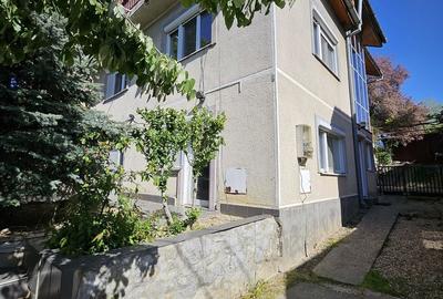 Casă cu 9 camere cu Teren 989 Mp în Oncea