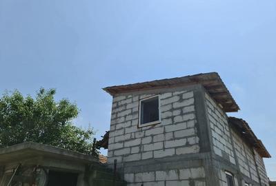 Casă cu 8 camere cu Teren 650 Mp în Central - 2