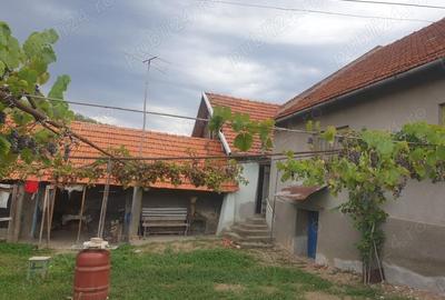 Casă cu 3 camere în Dezești - 3