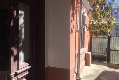 CASA MICUTA 3CAM, SINGUR CURTE  CU POTENTIAL,TEREN 145MP SC-95 UTILITATI LIBERA - 1