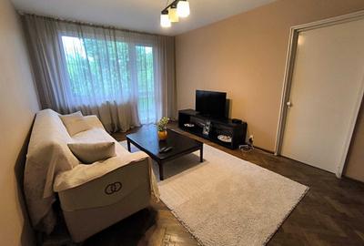 Apartament cu 4 camere semidecomandat în Micro 4 - 2