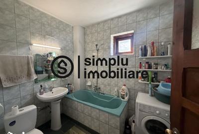 Casă cu 5 camere cu Teren 181 Mp în Rovine - 9