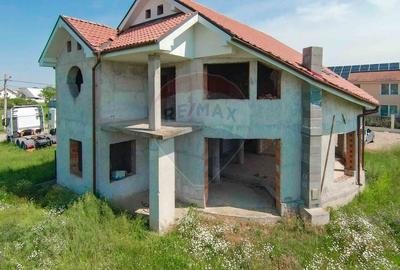 Casă cu 5 camere cu Teren 726 Mp în Sânmartin - 6