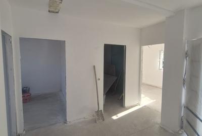 Casă cu 4 camere în Lazuri - 2