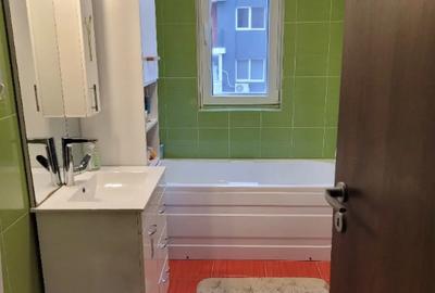 Apartament cu 2 camere decomandat în Apărătorii Patriei - 9