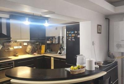 Apartament cu 4 camere decomandat în Rădăuți - 8