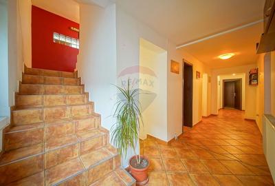 Casa / Vila cu 12 camere de vanzare in zona Astra - 19