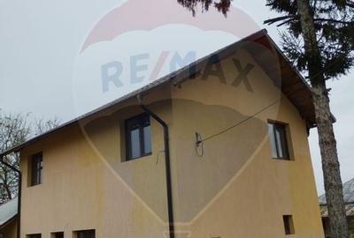 Casa / Vila cu 3 camere de vanzare
