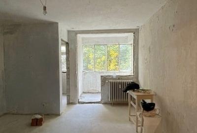 Garsoniera decomandata Favorit, la rosu, direct proprietar, 3 min metrou