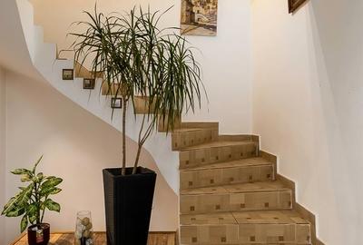 Casă cu 6 camere cu Teren 286 Mp în Eroii Revoluției