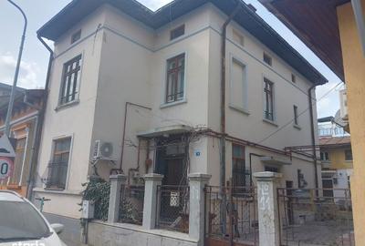 Casă cu 3 camere în Gara de Nord - 1