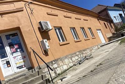 Casă cu 5 camere cu Teren 310 Mp în Potoc - 2