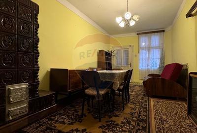 Apartament cu 4 camere în Central