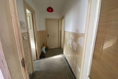 Apartament cu 3 camere semidecomandat în Democrației - 2