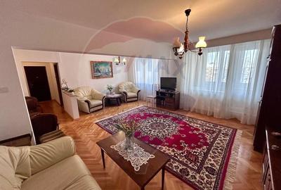 Apartament cu 4 camere de inchiriat- zona ULTRACENTRALA - 1