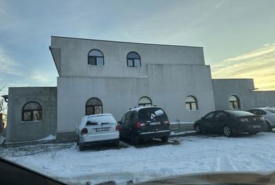 Spațiu comercial, de 400 mp, în Central - 1
