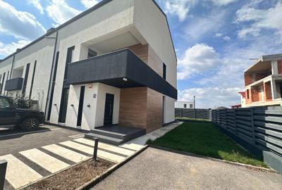 Duplex cu 5 camere cu Canalizare în Est - 2