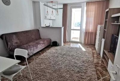 Garsonieră în Titan - 2