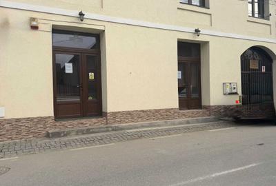 Spațiu comercial, de 58 mp, în Central - 1