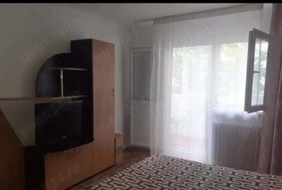 Garsonieră decomandată în Rovine