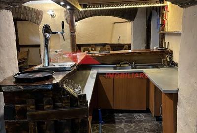 Spațiu comercial, de 180 mp, în Central - 4