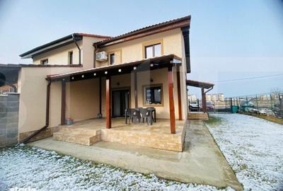 Casă cu 4 camere cu Teren 327 Mp în Central - 2