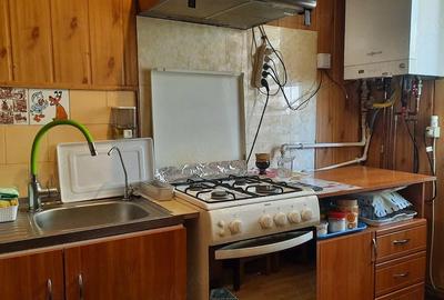 Apartament cu 3 camere decomandat în Central - 1