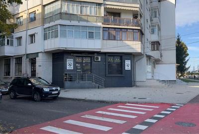 Spațiu comercial, de 42 mp, în Central - 3