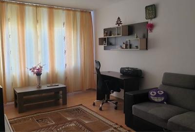 Apartament cu 3 camere decomandat în Central - 1