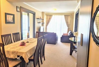 Apartament cu 3 camere semidecomandat în 13 Decembrie - 2