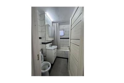 Apartament cu 3 camere în Traian - 2