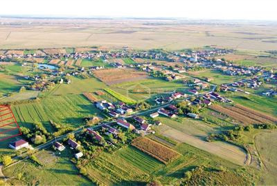 Teren Construcții intravilan de 750 mp, în Vest - 2