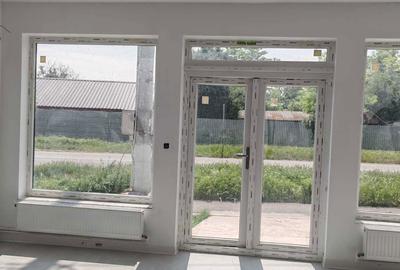 Spațiu comercial, de 45 mp, în Central - 3